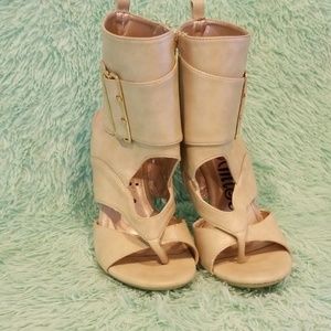 Tan/Beige Stilettos